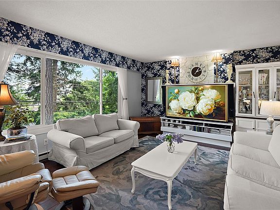 3rd image of 6864 E Saanich Rd