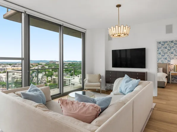 1212 Laurel St APT 2005, Nashville, TN 37203