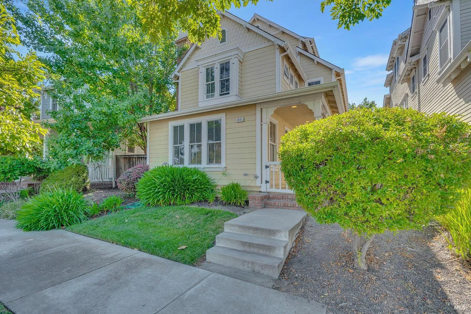 4 bed, 3.5 bath, 1888 sqft, $1,750 — Photo 1