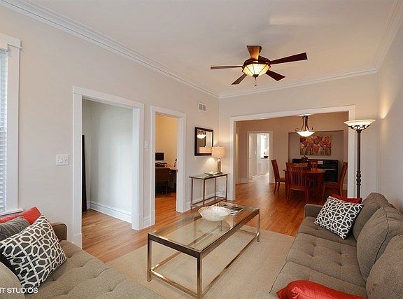 2nd image of 4039 N Maplewood Ave