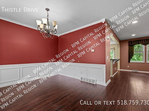 4th image of 8 Thistle Dr