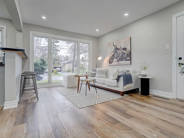 3 Botany Hill Rd, Toronto, ON M1G 3K1