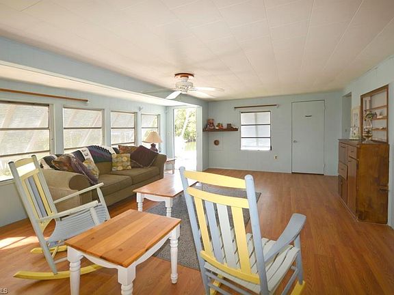 3rd image of 3980 Areca Dr