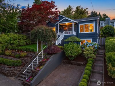 3833 24th Avenue W, Seattle, WA, 98199