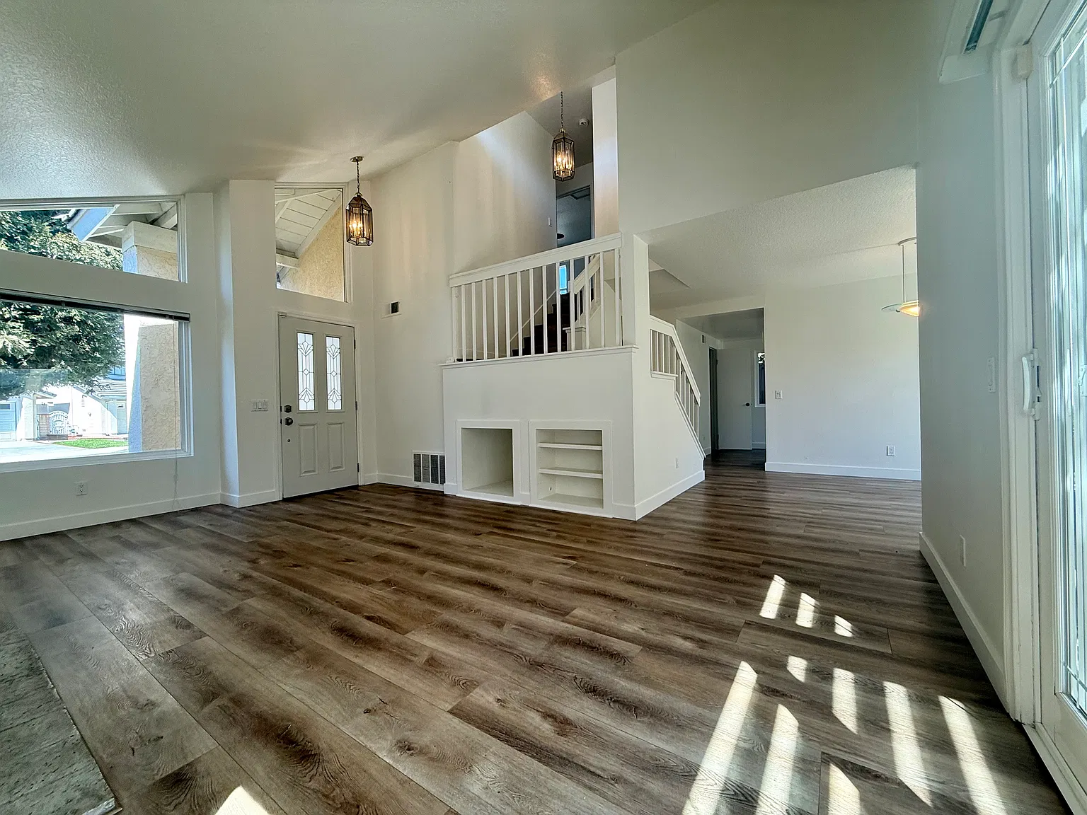 3 bed, 2.5 bath, 1350 sqft, $4,700 — Photo 4