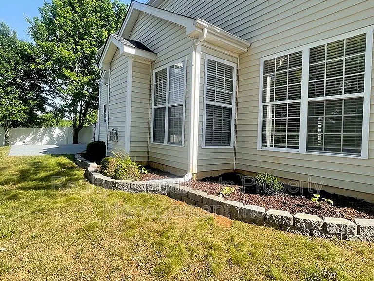 1481 Cantwell Ct — Photo 6
