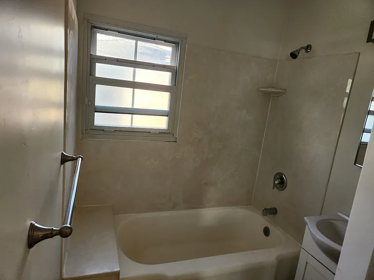 132 Ivy St — Photo 10