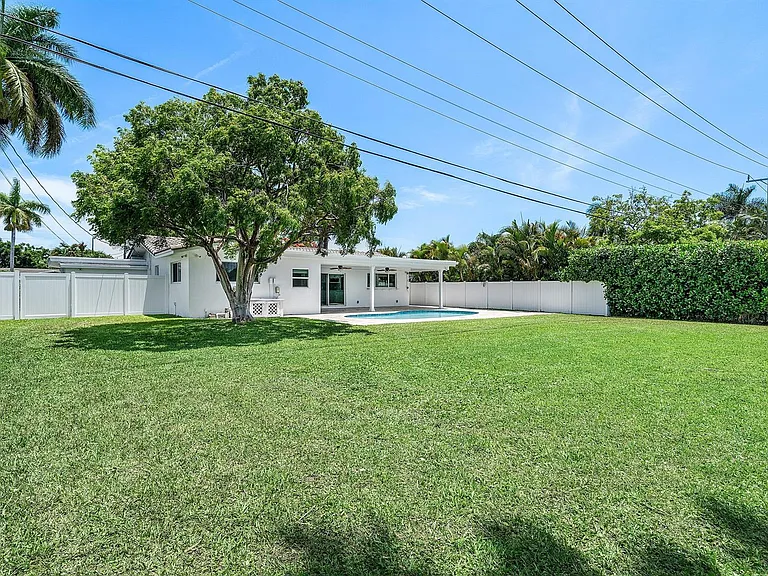 1128 SW 7th St — Photo 32