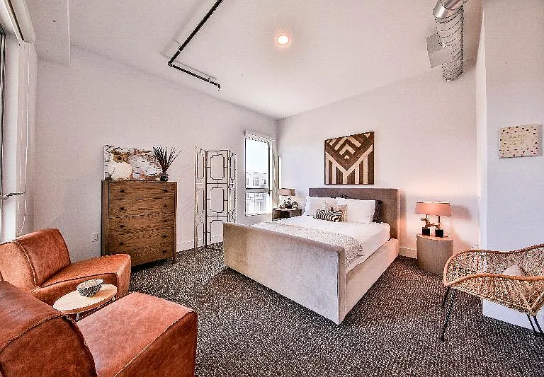 2x2 Bedroom