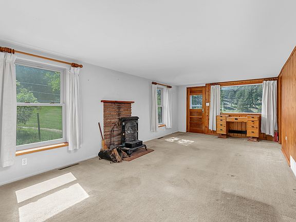 5th image of 860 Poorman Rd