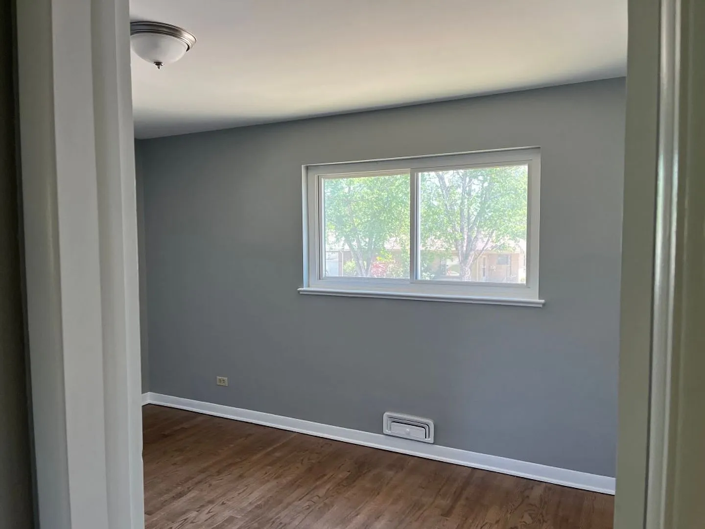 Remodeled 3 Bed 2 Bath Home In Marlee Neighborhood — Photo 2