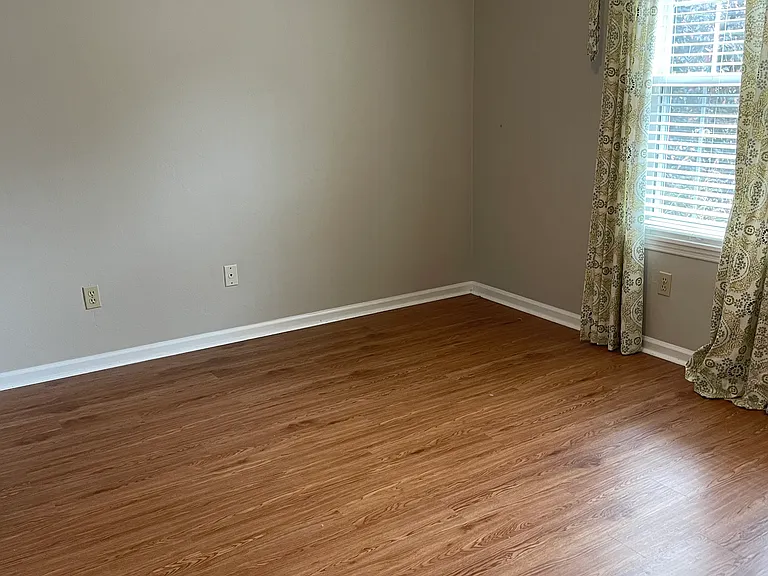 802 Elizabeth Dr — Photo 6