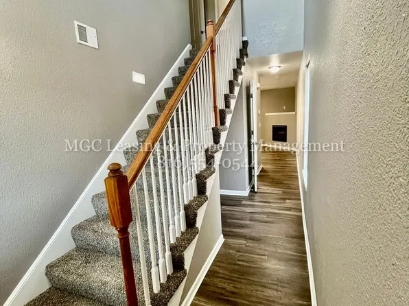 3101-3103 NW Gateway Dr, Blue Springs, MO 64015