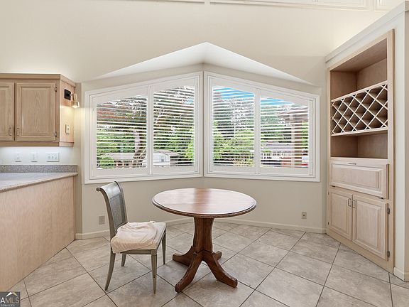 5th image of 31 Addington Ct