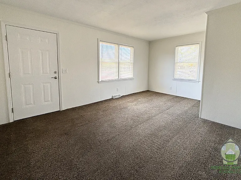 113 Fowler Rd — Photo 2