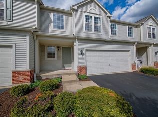 2910 Peachtree Cir, Aurora, IL 60502