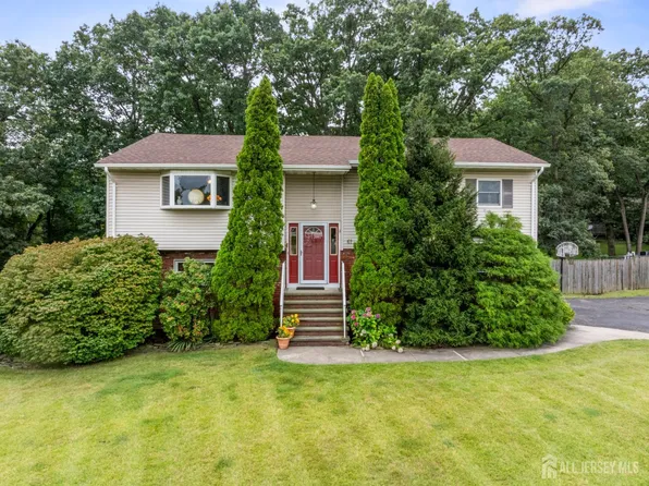 61 Flagler St, East Brunswick, NJ 08816