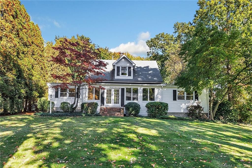 82 Maple St, Milford, CT 06460 | Zillow