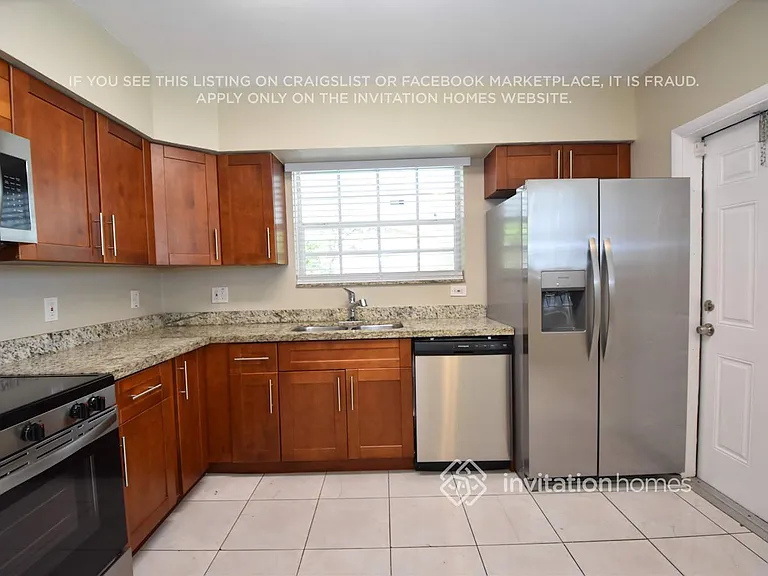 1748 NE 158th St — Photo 3