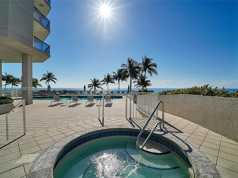 6767 Collins Ave #1110 — Photo 35