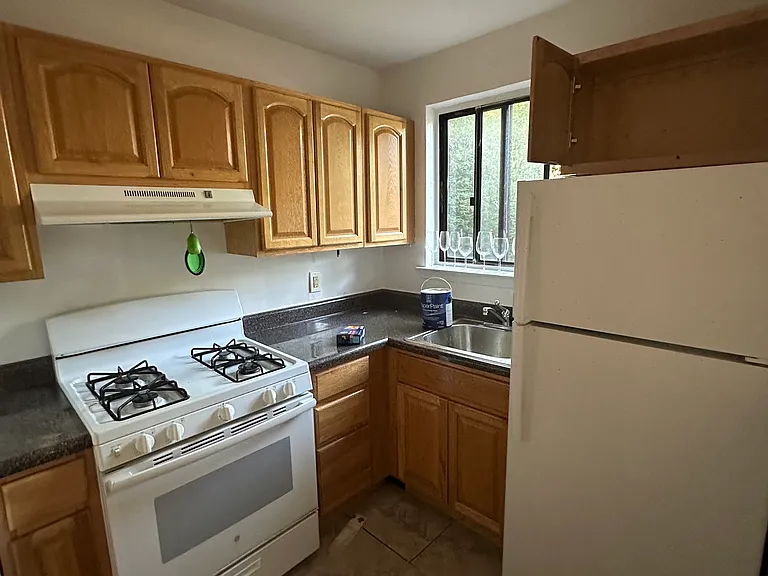 37 Odell Ave #2C — Photo 7