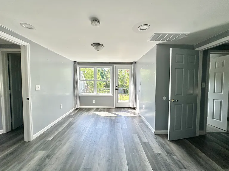 26 Townsend Ave — Photo 16