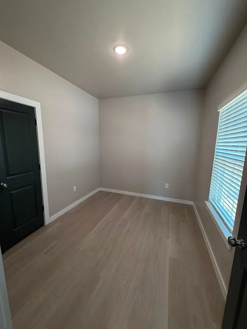 Stylish & Move-In Ready 3-Bedroom Home in Lawton — Photo 3