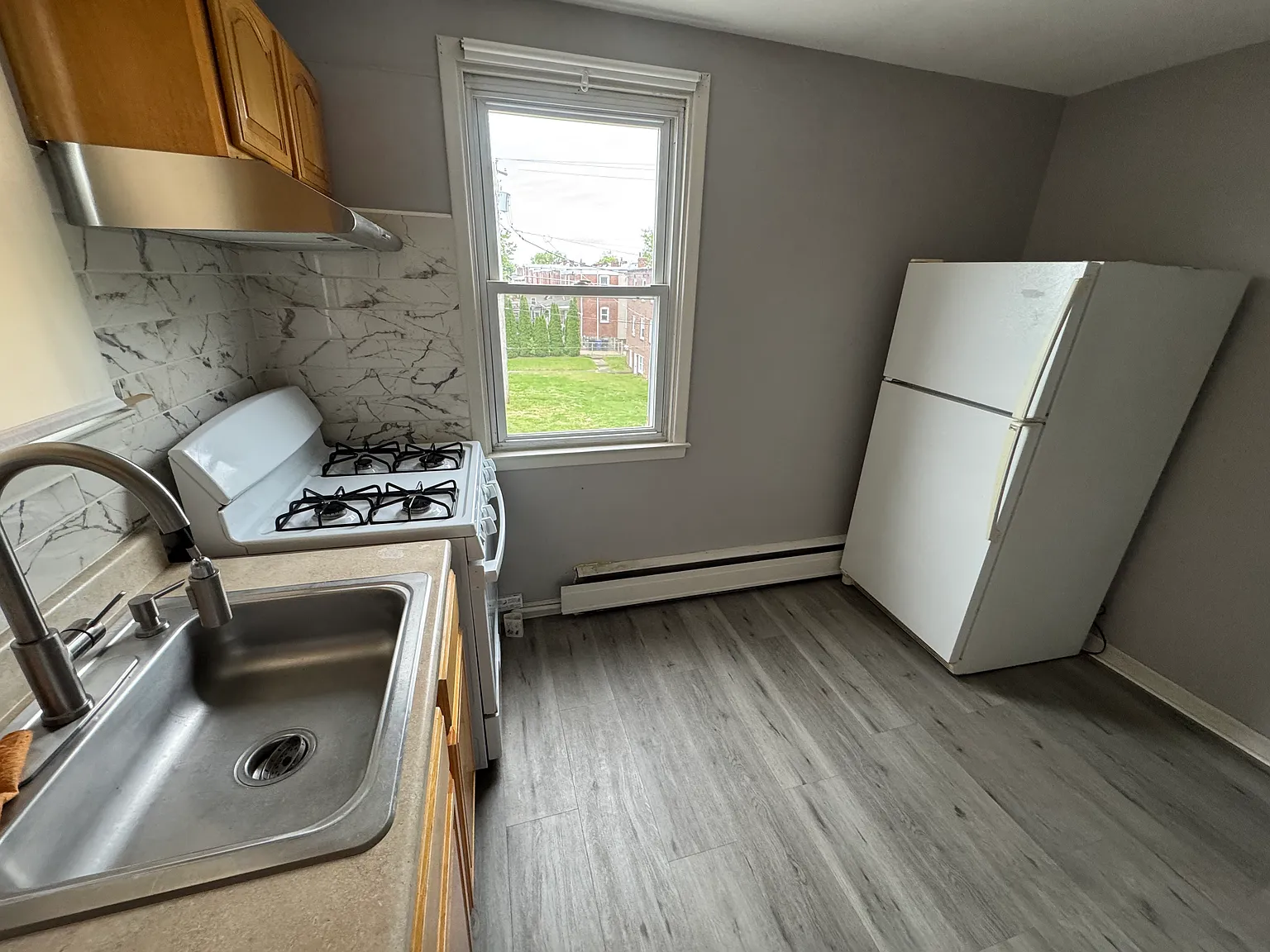 1 bed, 700 sqft, $1,200 — Photo 3