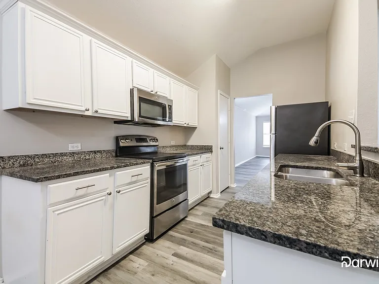 6008 Sugarleaf Ln — Photo 3