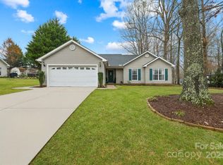 115 Spring Lake Dr, Troutman, NC 28166