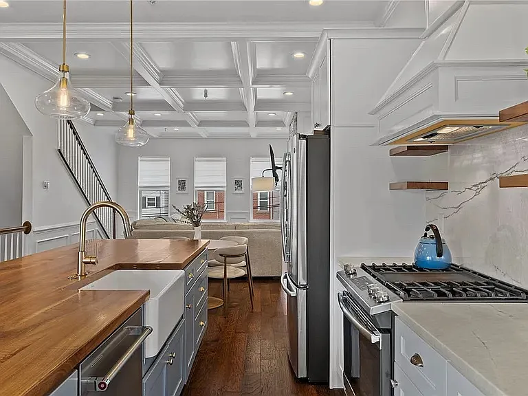 4 bed, $5,200 — Photo 3