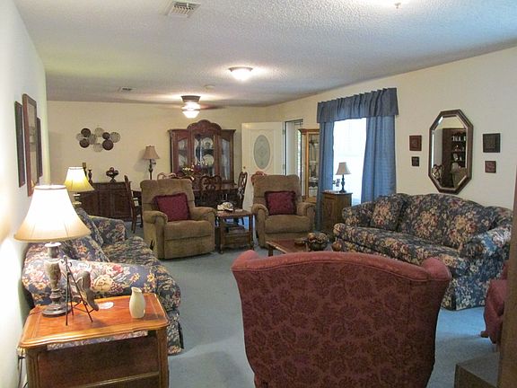 2nd image of 105 Linda Ln