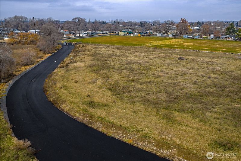5th image of 19 Valley Road NE #19