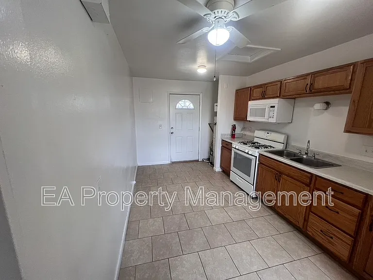 202 San Pablo St SE #B — Photo 17