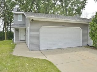 2027 Hilltop Dr, Green Bay, WI 54313