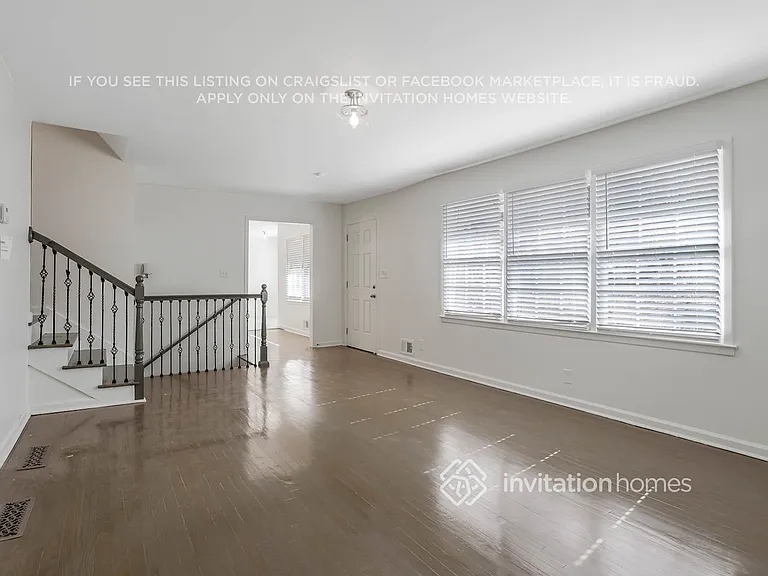 2372 Oakridge Ct — Photo 6