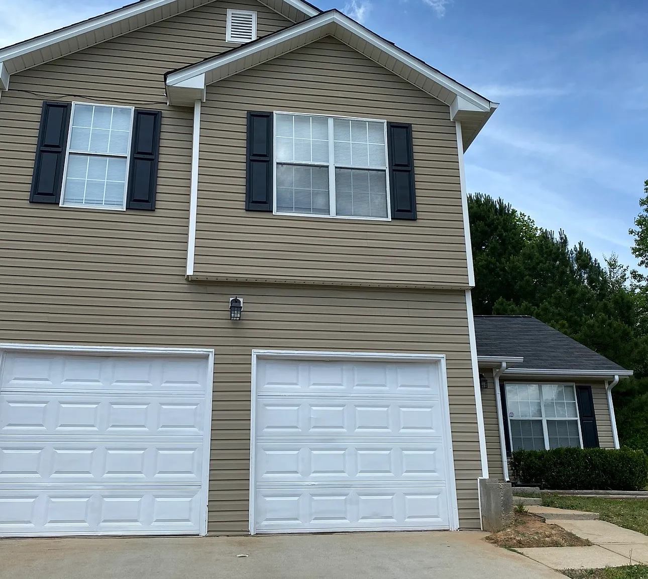 3 bed, 2.5 bath, 1650 sqft, $1,990 — Photo 2