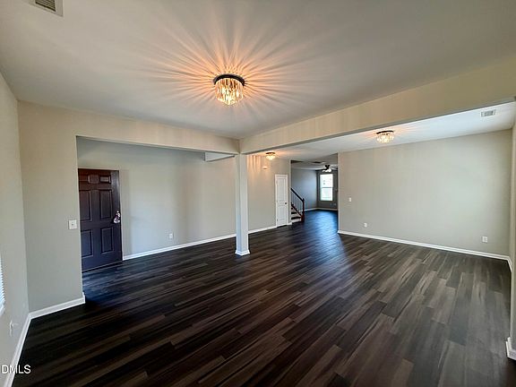 3rd image of 127 Rosebud Ln