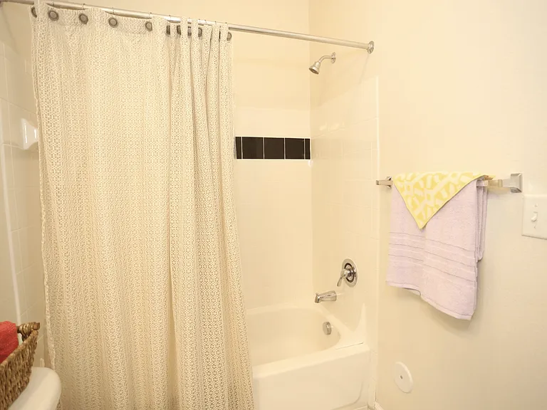 1190 Meridian Cir — Photo 20