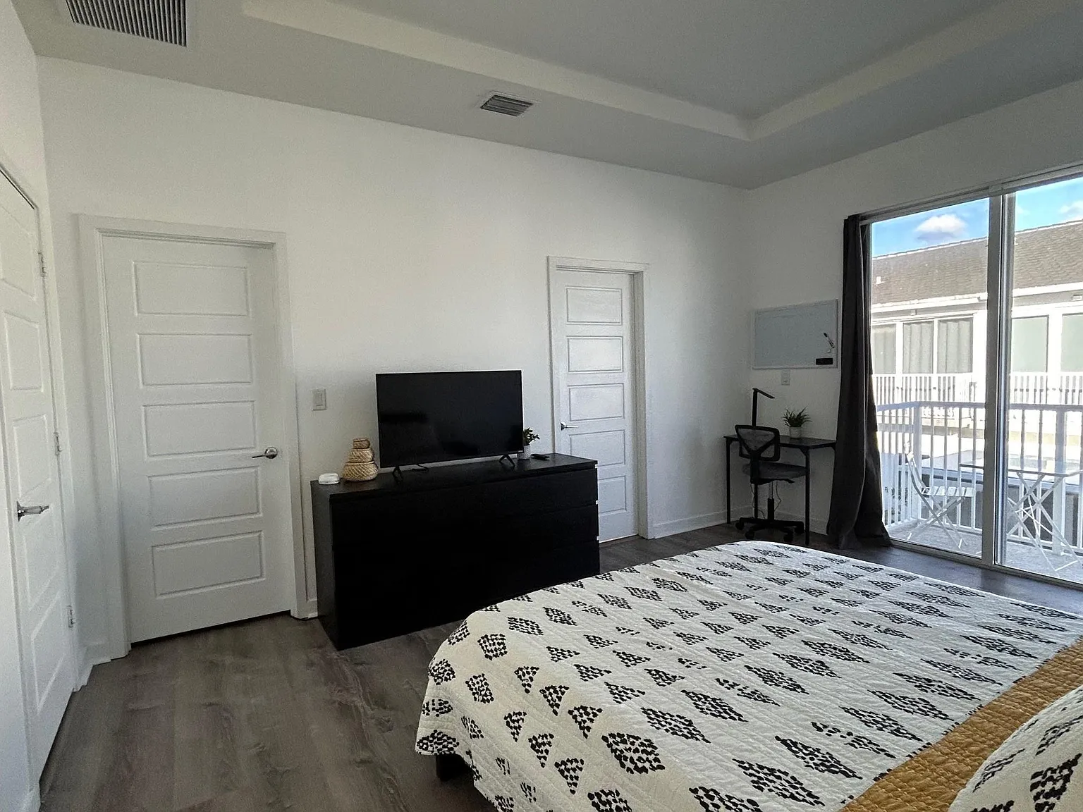 3 bed, 1963 sqft, $1,200 — Photo 3