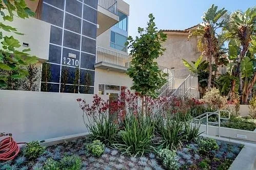 1210 S Corning St — Photo 2
