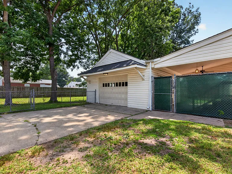 21 Aspenwood Dr — Photo 53