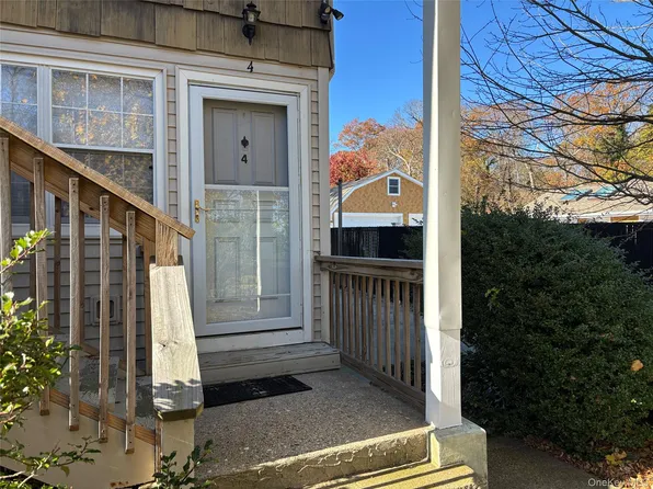 40 Canoe Place Road #4, Hampton Bays, NY 11946