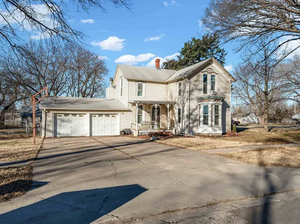 101 S Cedar St, Hillsboro, KS 67063