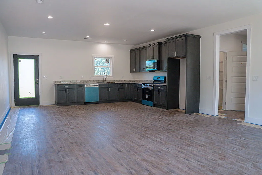 3 bed, 2.0 bath, 1508 sqft, $2,600 — Photo 3