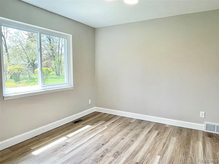 600 Sedgefield Dr — Photo 5