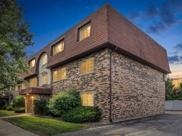 3934 W 104th St APT 2B, Chicago, IL 60655