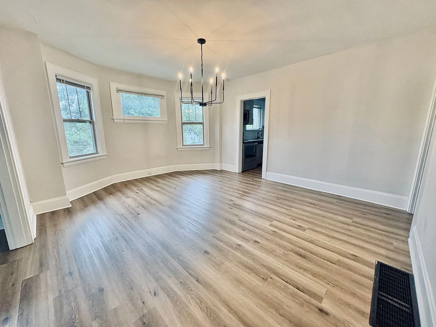 2 bed, 1.0 bath, $1,245 — Photo 3