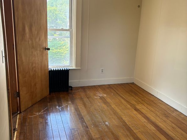 500 Main St #4