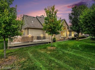 16893 Boulder Way, Macomb, MI 48042